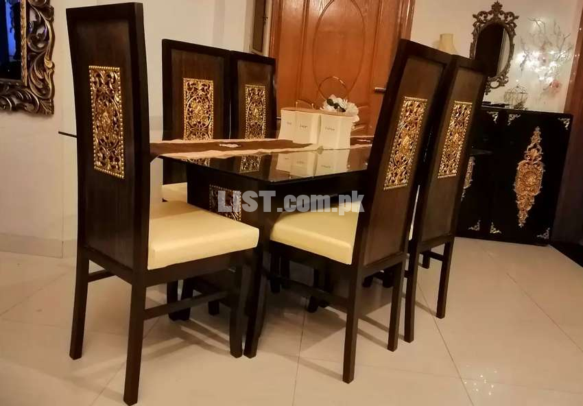 Dining set and showcase(cupboard) urgent sale