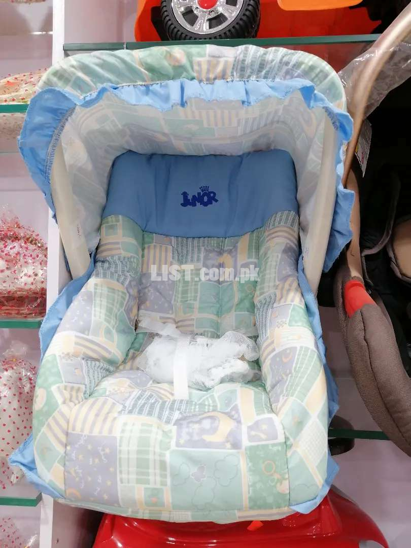Junior baby cot good quality color full