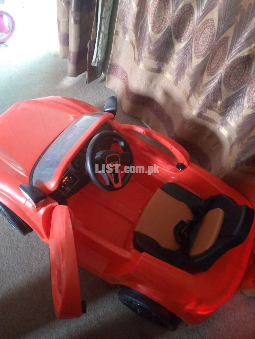 Kids battery operated car