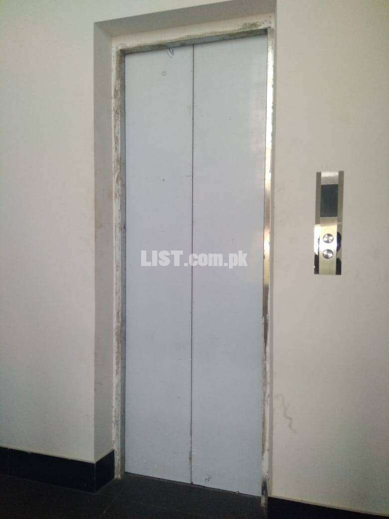 Brand New Office Floor With Lift For Rent