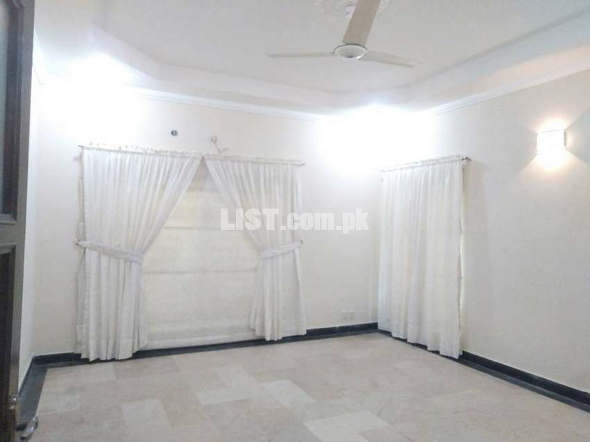 ONE KANAL PORTION FOR RENT IN DHA LAHORE