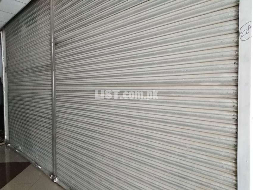 Shop Sized 350 Square Feet Is Available For Rent In Gulberg