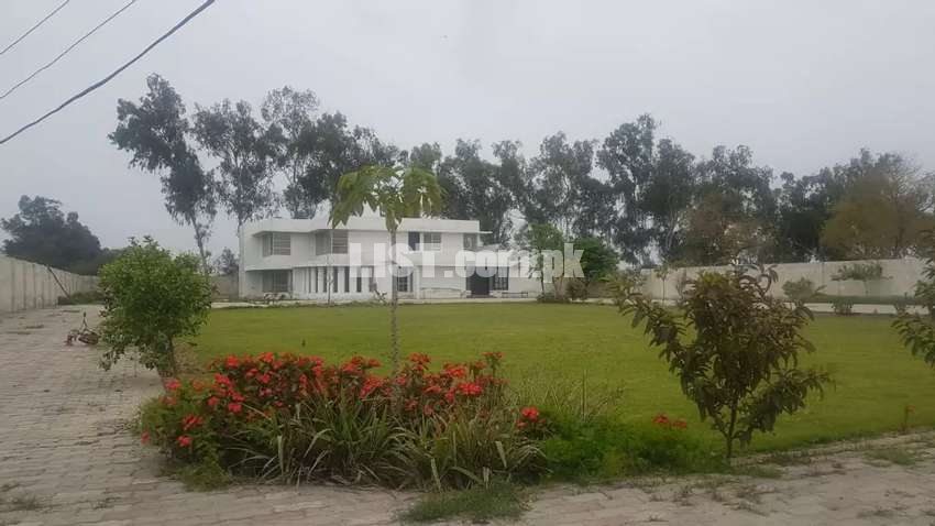 8 Kanal Farm House on Raiwind Road for Shadi, function Available