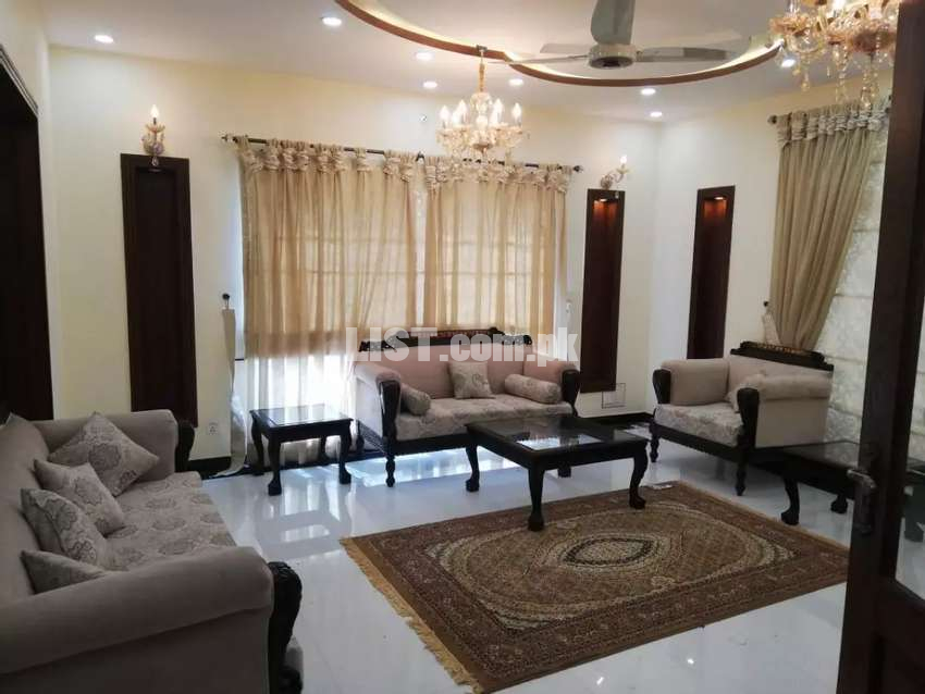Luxurious one kanal fully furnished house for rent in bahria ph 3