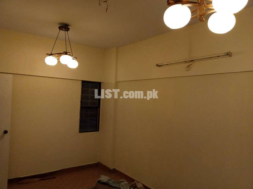 Neat and clean 3 bed d.d flat for sale owner here