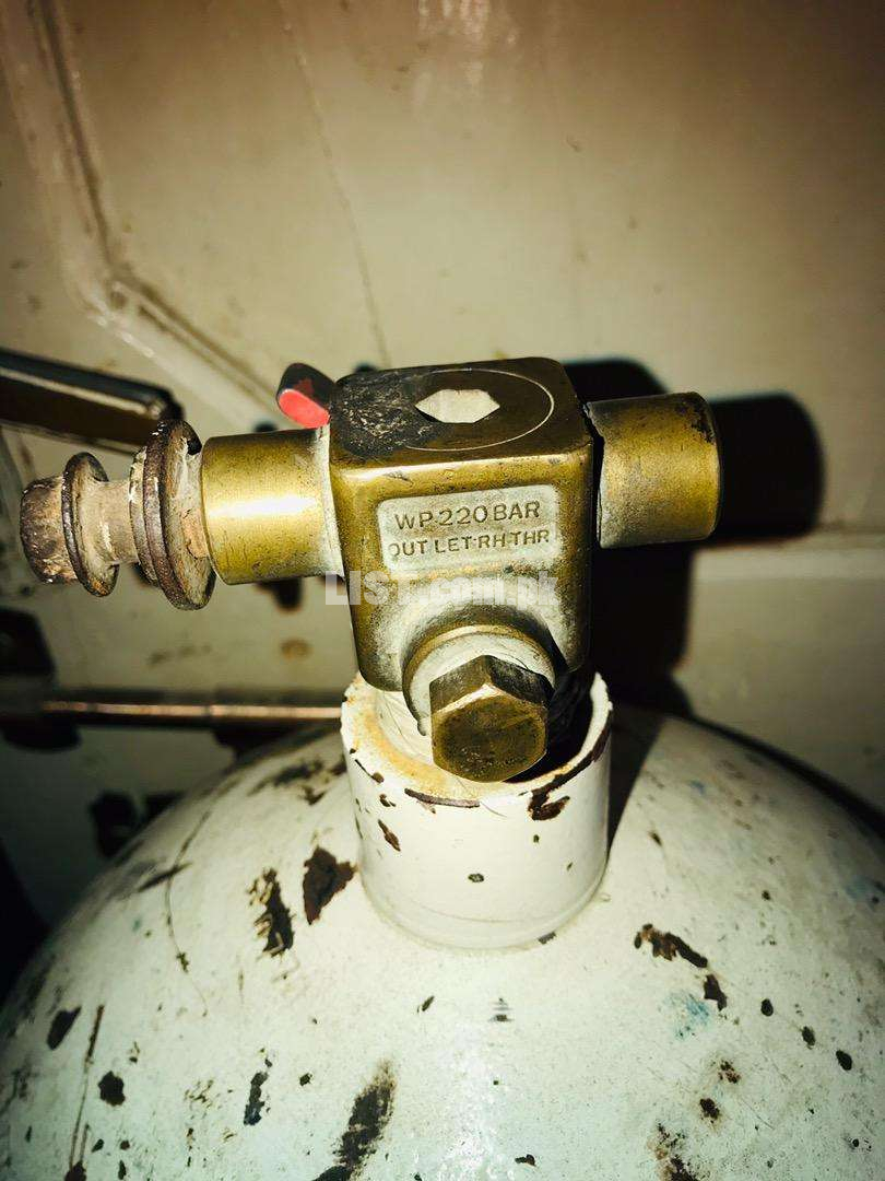 Bolan gas cylinder