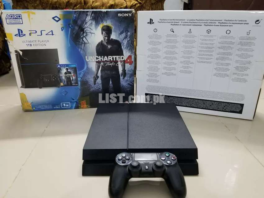 Playstation 4 (ps4) 1200 series 1tb with box and all accessories