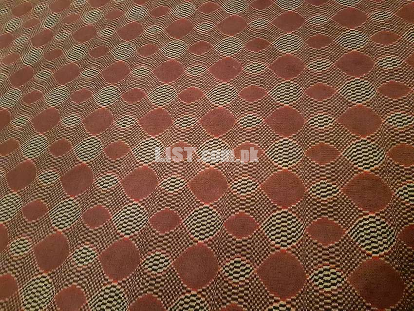 Carpet in premium condition .