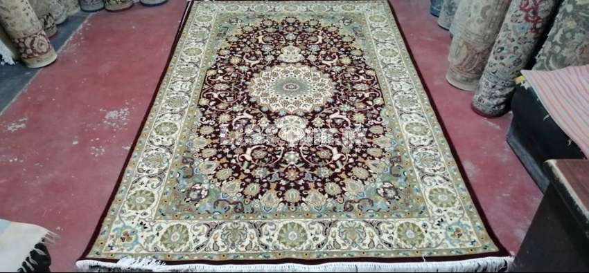hand made carpet size 5/8 ft