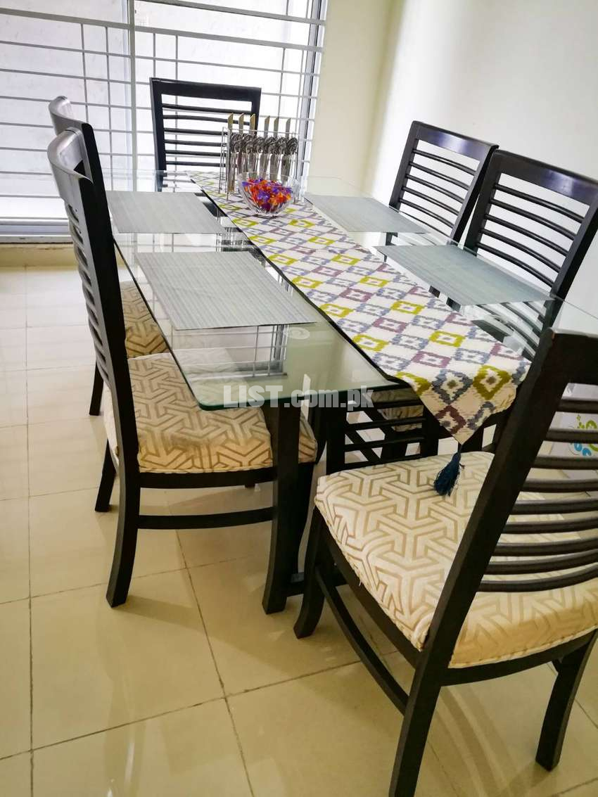 Dining table with 6 chairs