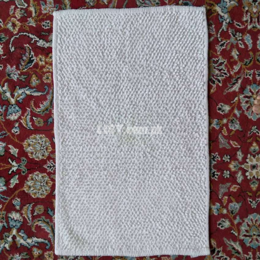 Bathroom floor towel mats