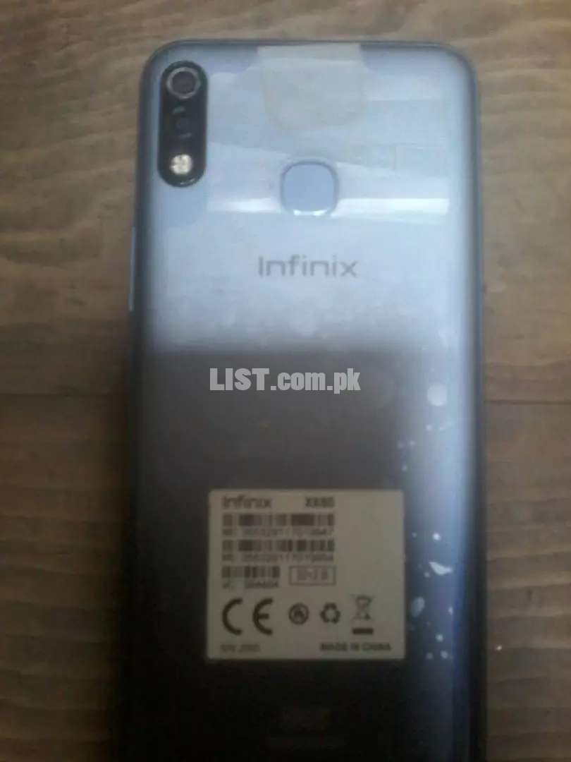 Infinix hot 8 lite is good condition 2GB 32 GB sirf 1 month used hoaha