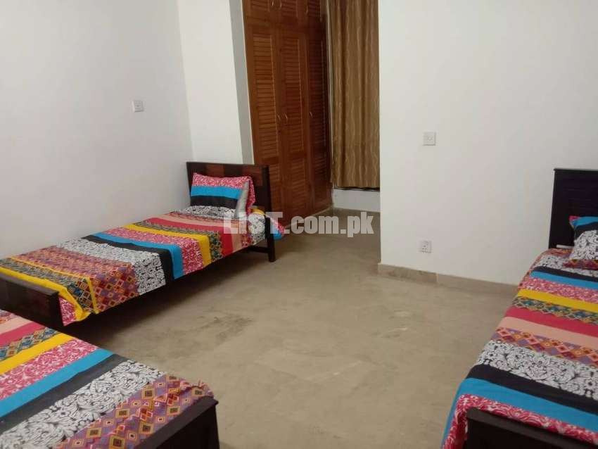 Rooms available in hostel 13000