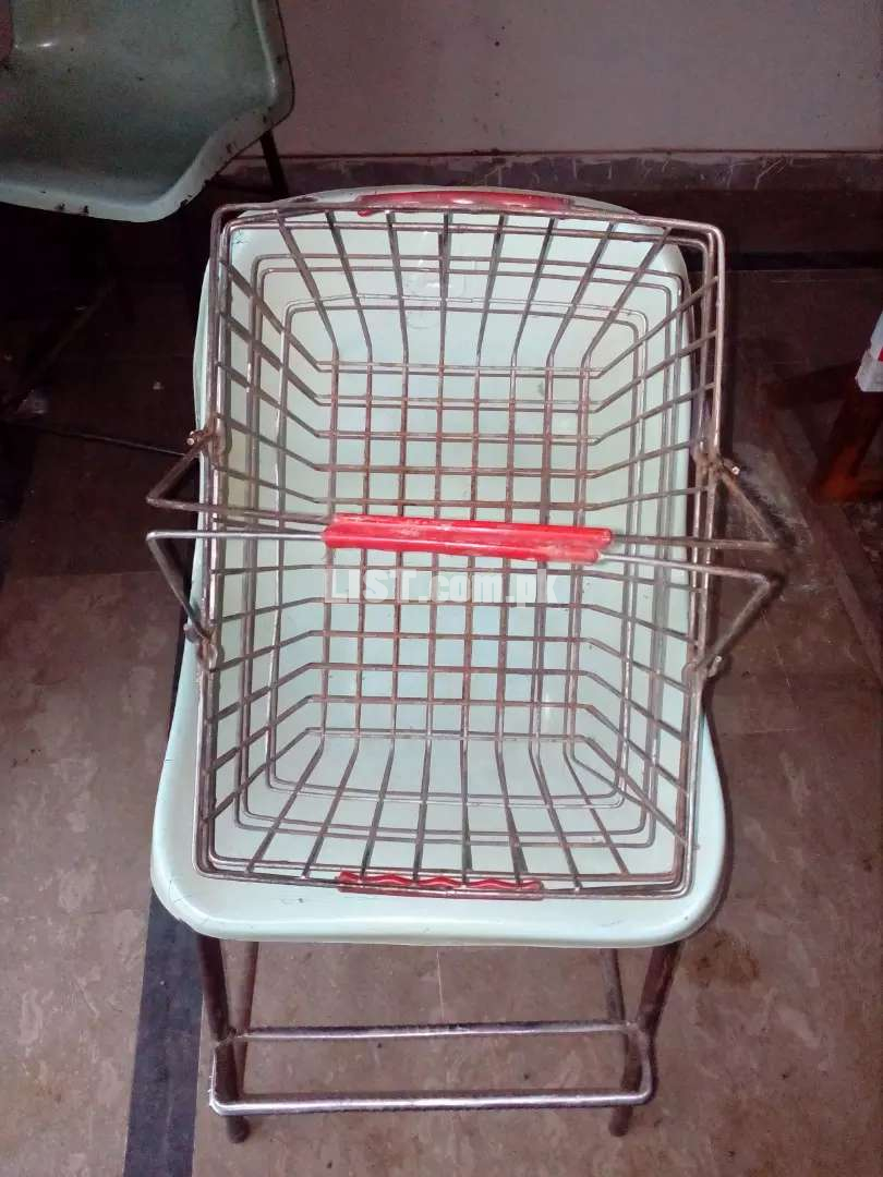 Baskets 4 pcs used for sale Rs.800per pc