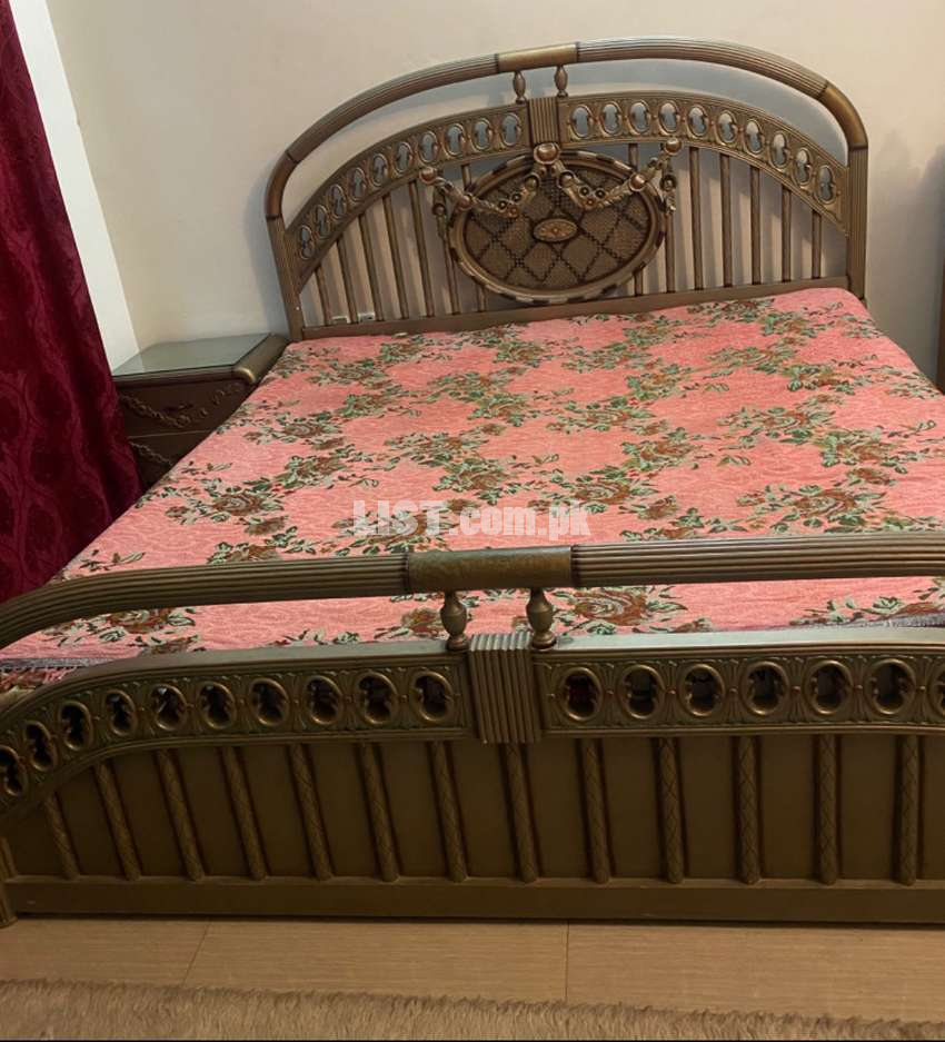 Antique and unique Bed set