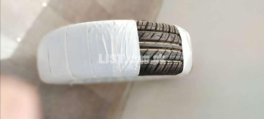 Tyre 175/70 R14 dunlop