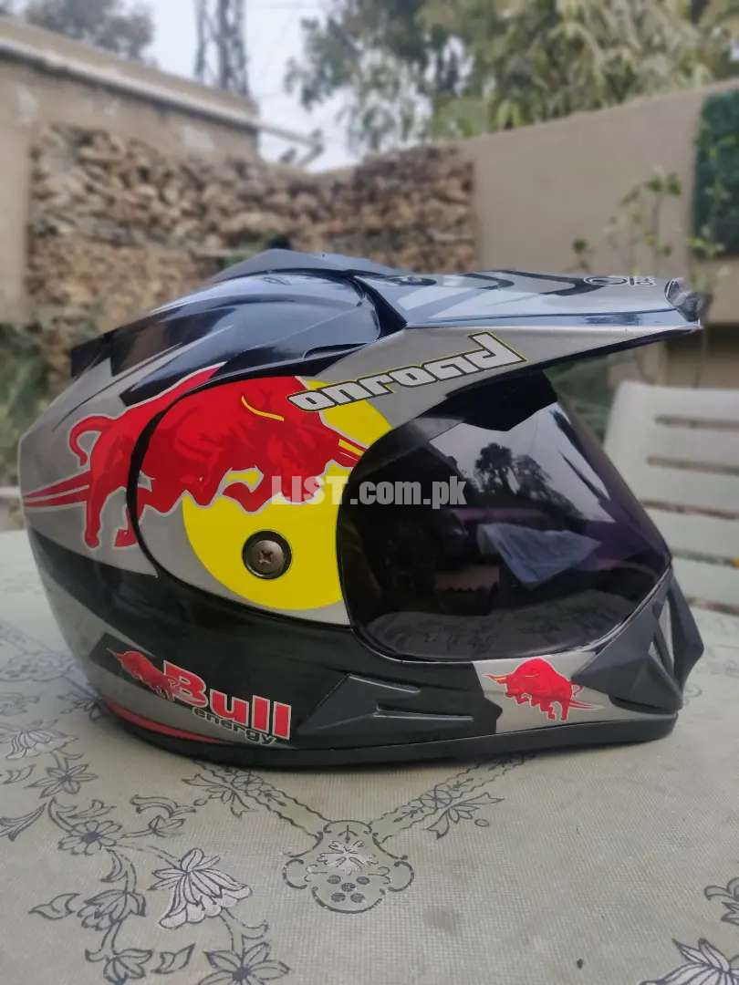 Sporty original helmet. O2 brand. 10 by 10 condition. Exclusive.
