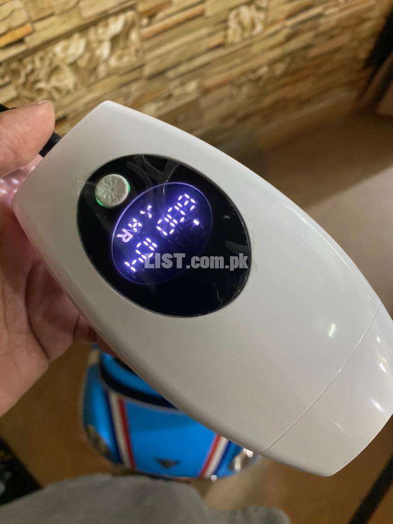 Hair removal device (intense pulsed light)