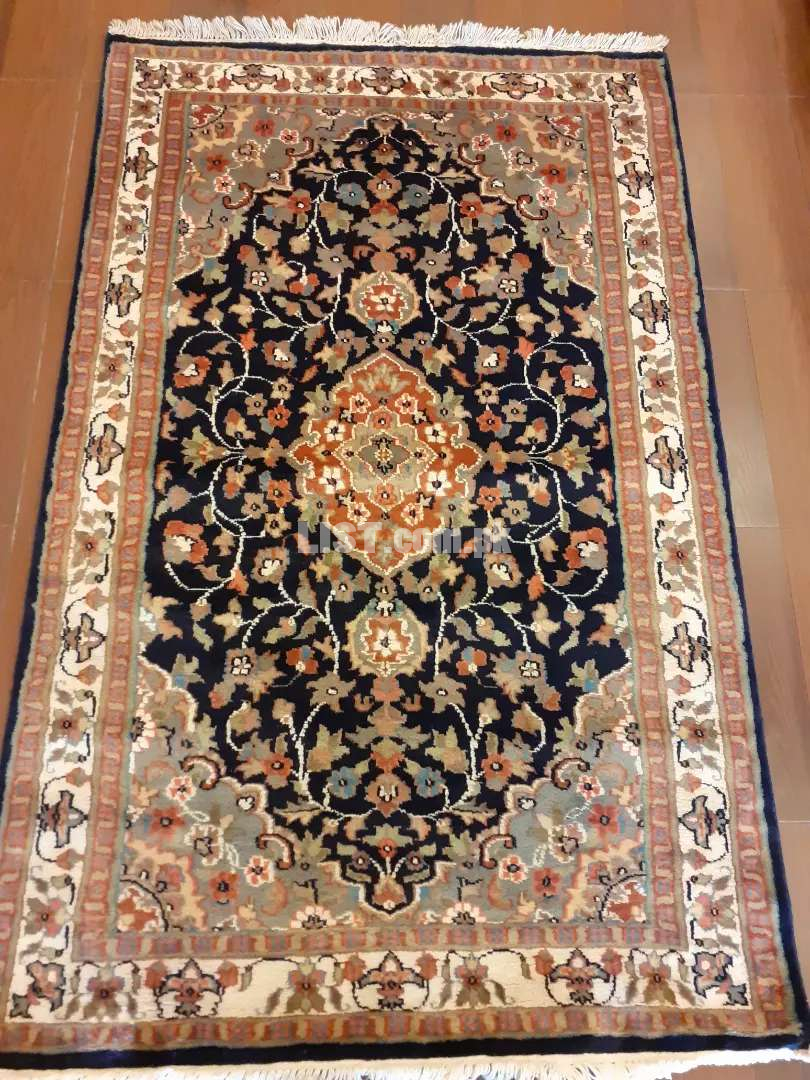 Pakistani handmade carpets in the size of 3x5