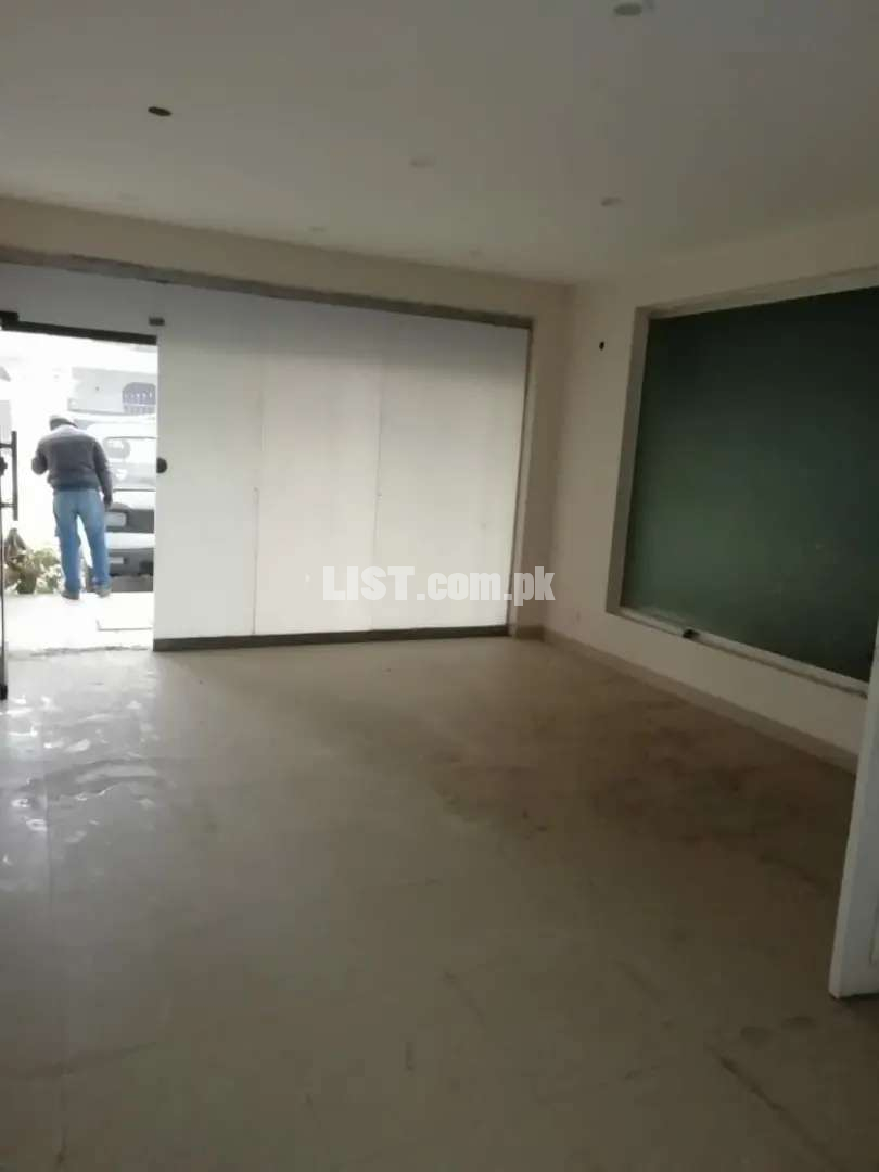 Commercial DHAPhase 1 Sector Building for rent Lahore