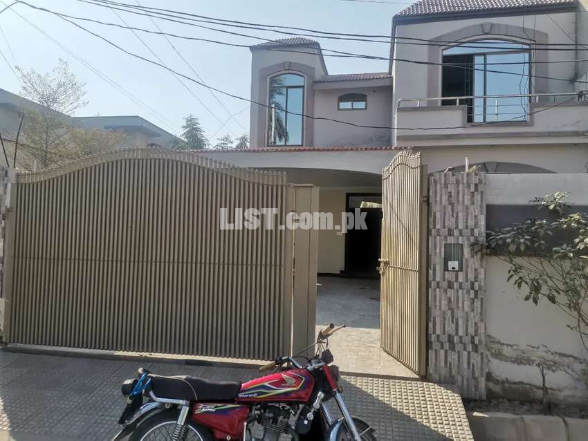 Bosan Road Ahmed villa's 10 Marla new House is available for Rent