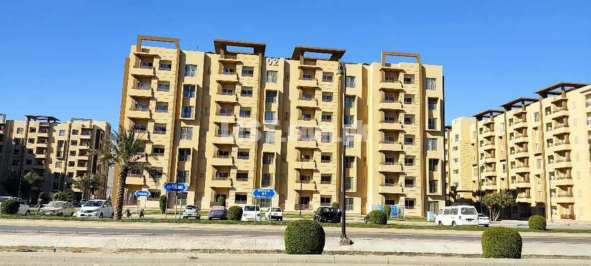 2 bed luxry apartment in bahria Town karachi