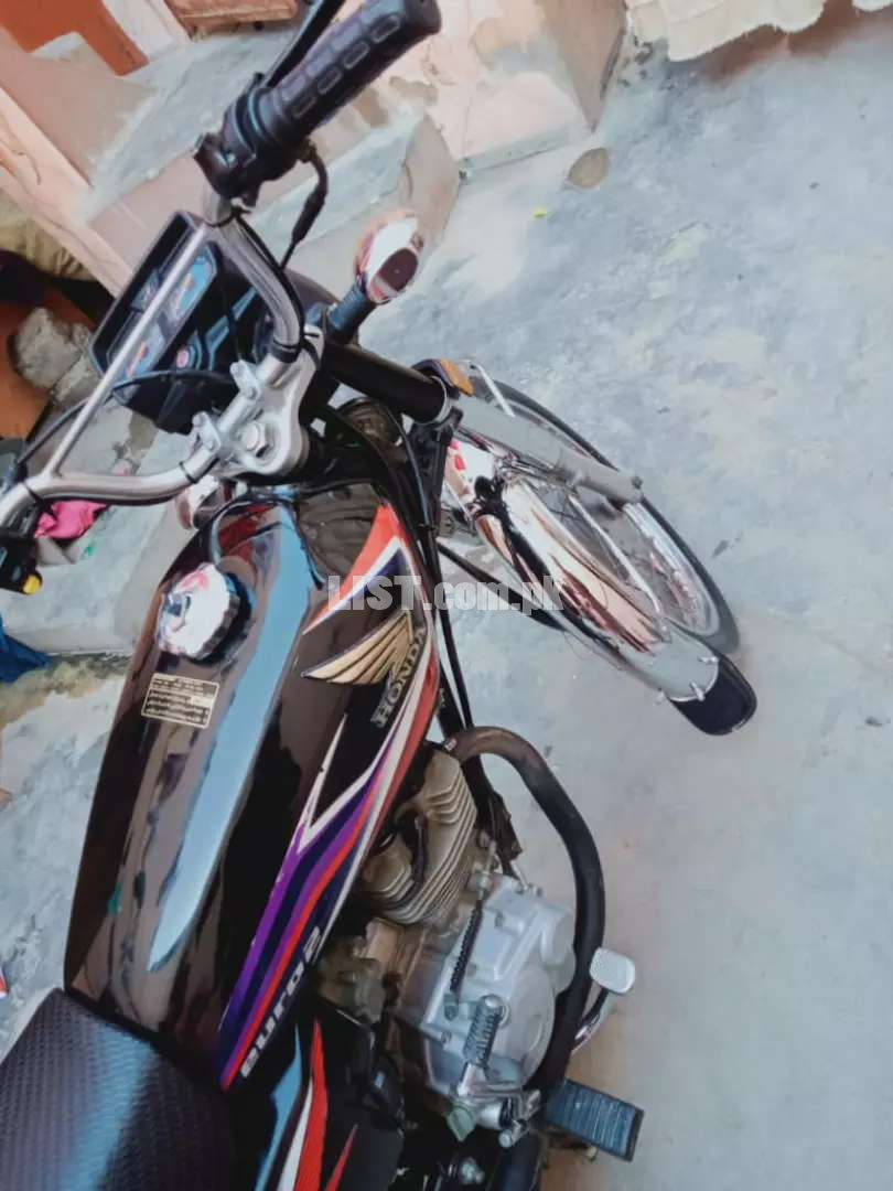 My 125 Honda Bike One Hand Used frist owner Number Sukkur Sindh ka he