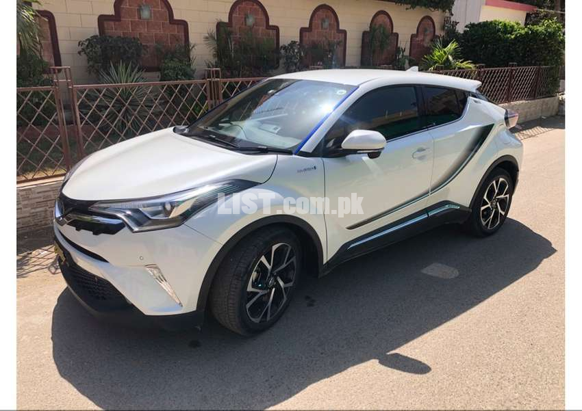 Toyota C-HR 1.8 Hybrid G 2017 TOP OF THE LINE  ROOF AXOX SMOKE PACKAGE