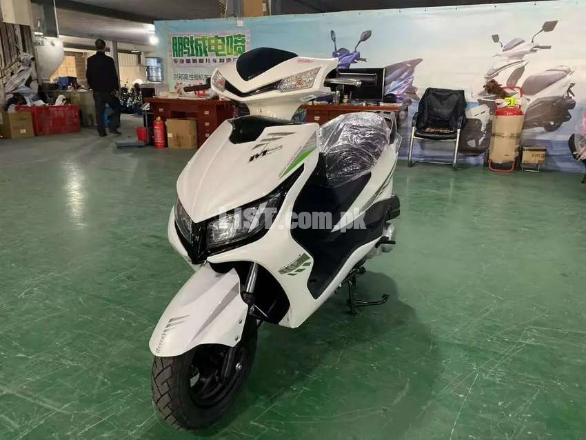 Brand new 125cc fully automatic better than United scooter, scooty