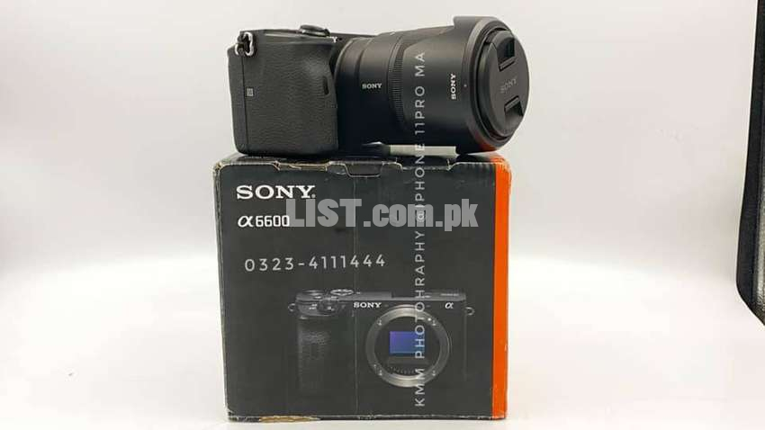Sony A6600 Camera + 18-135mm f3.5-5.6 with Box