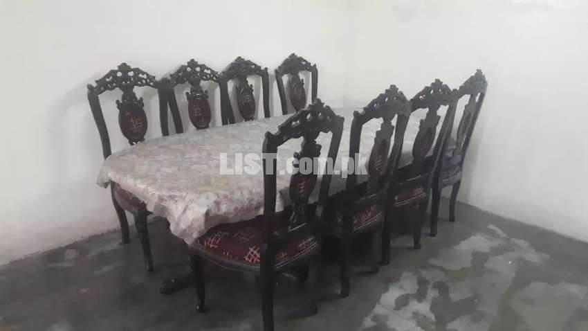 8 CHAIRS DINNING TABLE