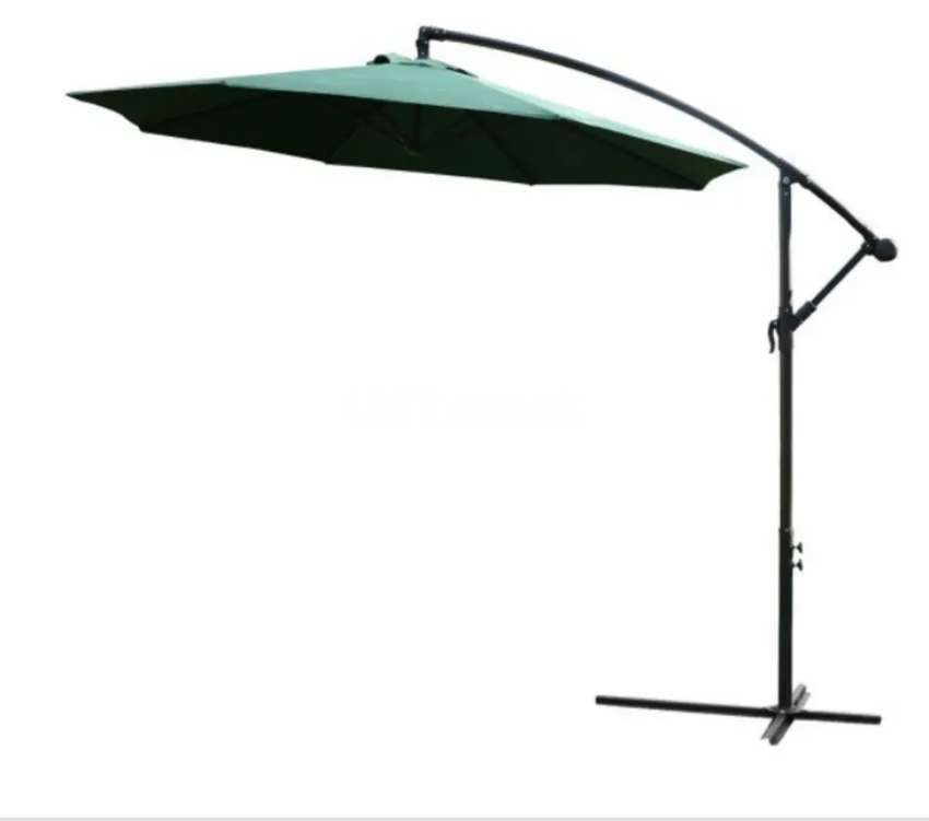 Outdoor garden umbrella