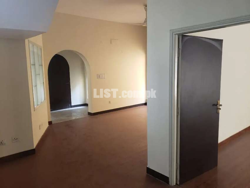 14  Marla  House  For  Rent Gulberg 2
