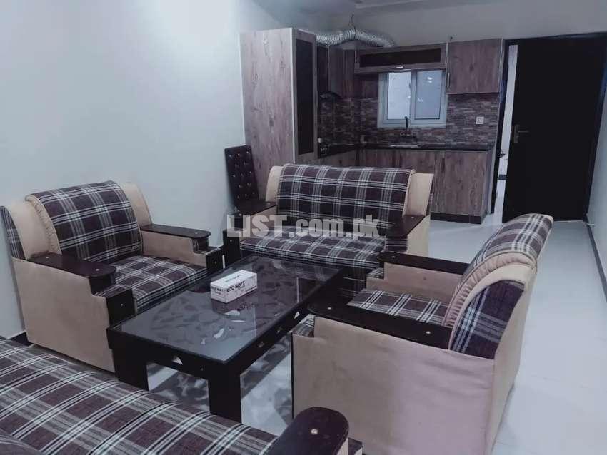 F 11 PER DAY  1 bed flat  full furnished available for rent