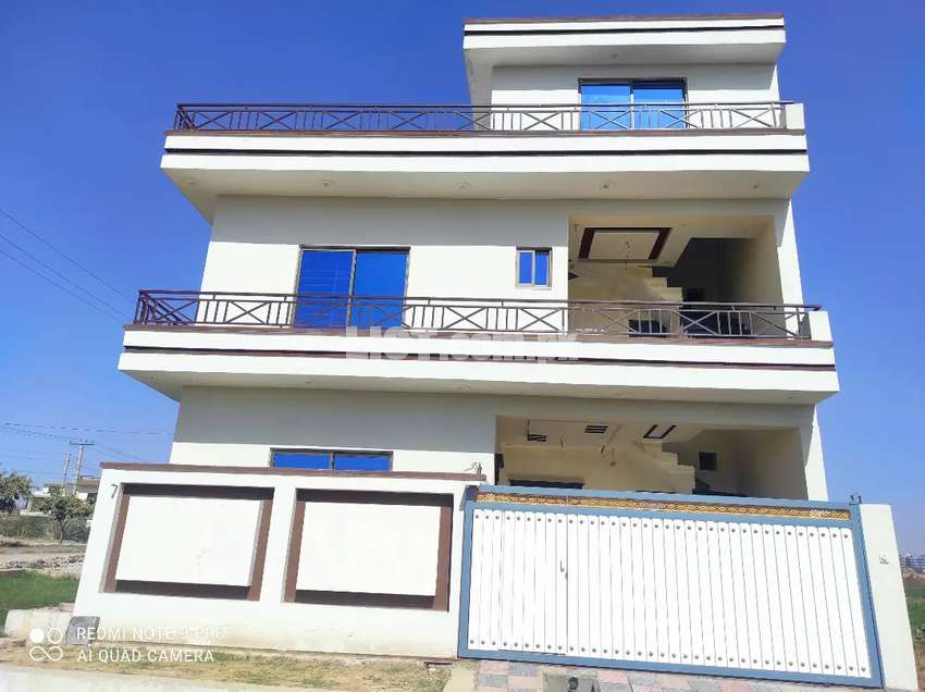 , double road corner House for Sale in I14/3