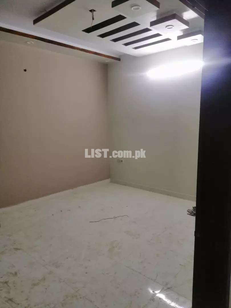 3 bed dd 2nd floor portion in gulshan-e-iqbal 13d2