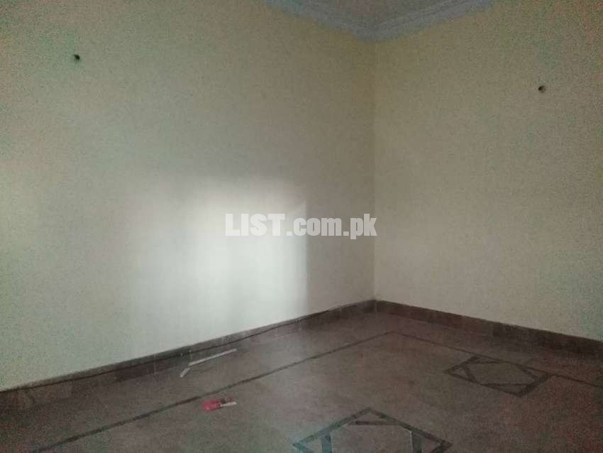 Khayban-e-Asfiya 4th Floor Flat Is Available For Sale