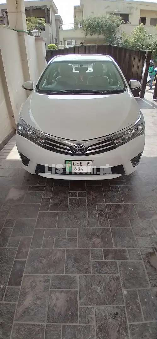 Toyota corolla GLI 2015 available for rent at affordable cost.