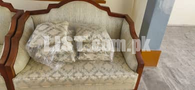 6 seater Sofa with 6 Coushions made of Original Kikar Wood & Moty Foam