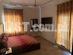 Guste House room available