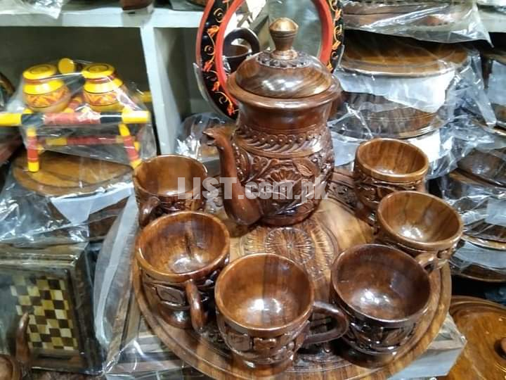 Home Decorat Wooden and Laker Handicrafts Manufacturers