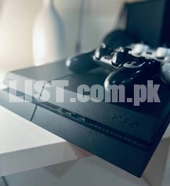 PS4 1TB with 2 orignal controllers and 9 games included with DVD?s