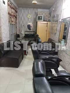 Beauty saloon in Runing condition