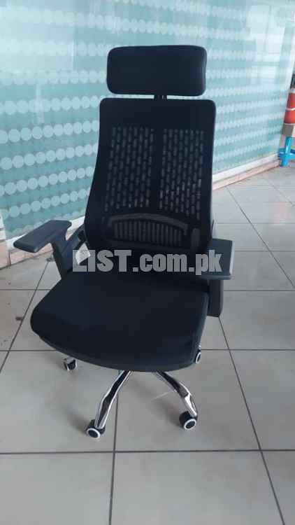 imported executive chair R-840