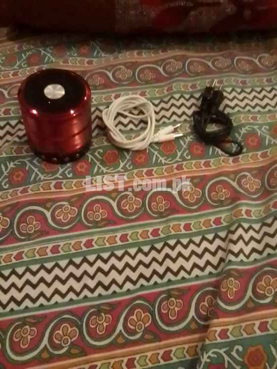 I am selling use small speaker