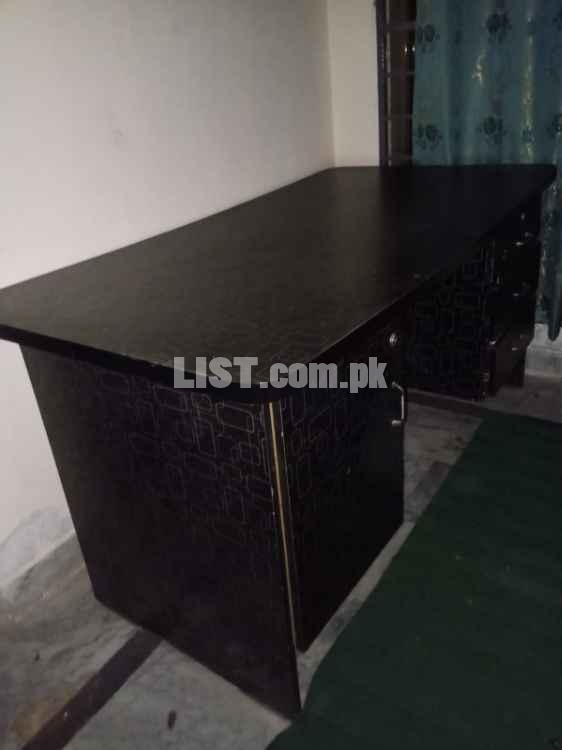 Office table and rack