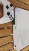 Xbox one s 500gb 10/10 condition