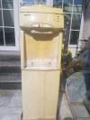Water dispenser with fridge
